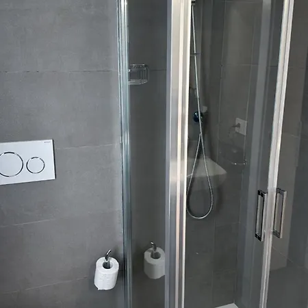 Joivy Spacious 3-bedroom Flat, Easy Access To Apartament *