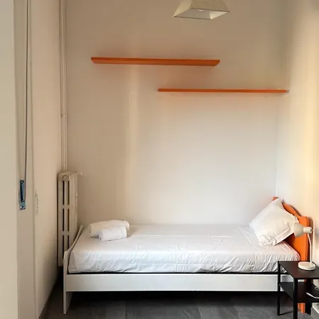 Joivy Spacious 3-bedroom Flat, Easy Access To *