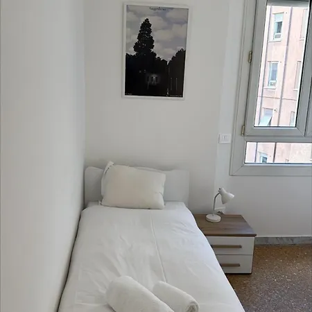 Joivy Spacious 3-bedroom Flat, Easy Access To Apartment Rome