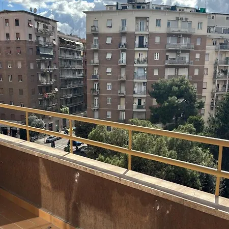Joivy Spacious 3-bedroom Flat, Easy Access To Rome