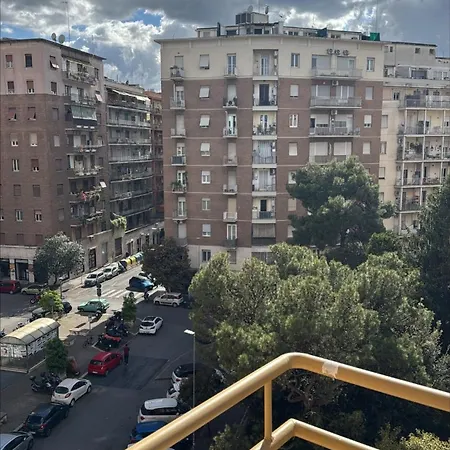 Apartment Joivy Spacious 3-bedroom Flat, Easy Access To *